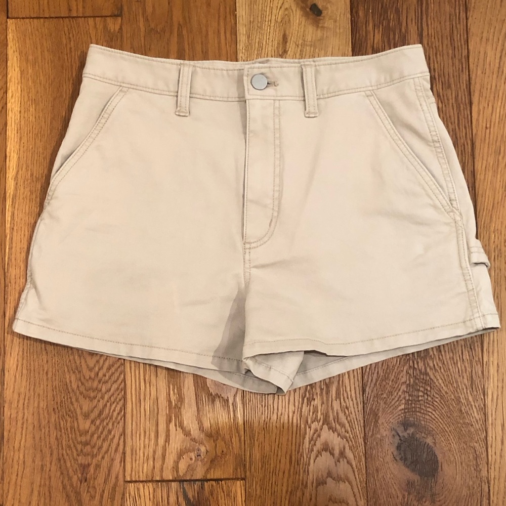 Aritzia TNA Oakwood Short. Size 4